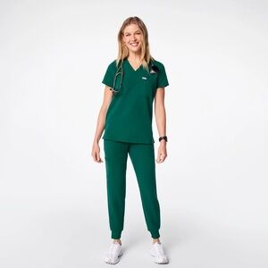 Figs hunter green scrub set size small